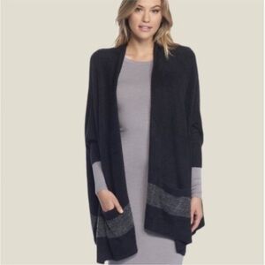 Barefoot Dreams Cozychic Lite Cliffside Wrap one Size Plus